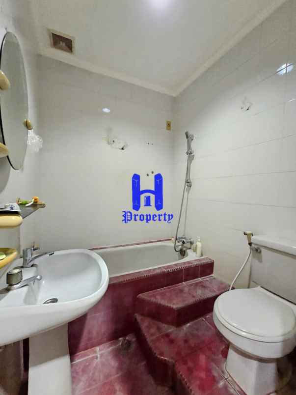 dijual rumah jalan kalianda dekat jl m