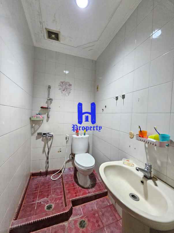 dijual rumah jalan kalianda dekat jl m