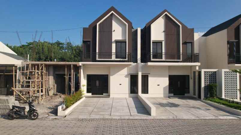 dijual rumah jalan kaliurang km 12