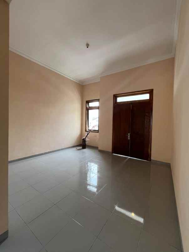 dijual rumah jalan kapiworo keduyo