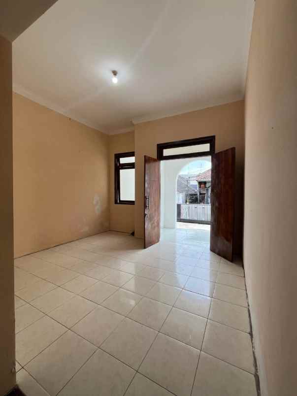 dijual rumah jalan kapiworo keduyo