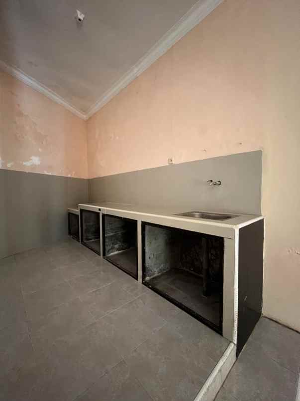 dijual rumah jalan kapiworo keduyo