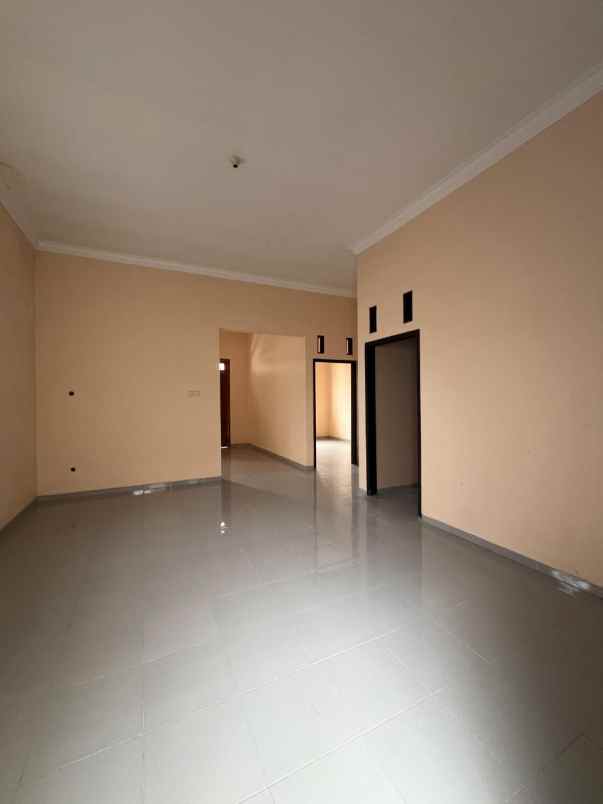 dijual rumah jalan kapiworo keduyo