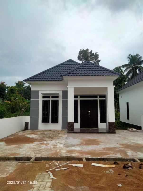 dijual rumah jalan m yamin kota baru