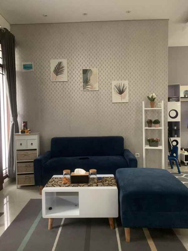 dijual rumah jalan mars venus tata