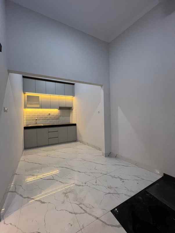 dijual rumah jalan rancho pasar minggu