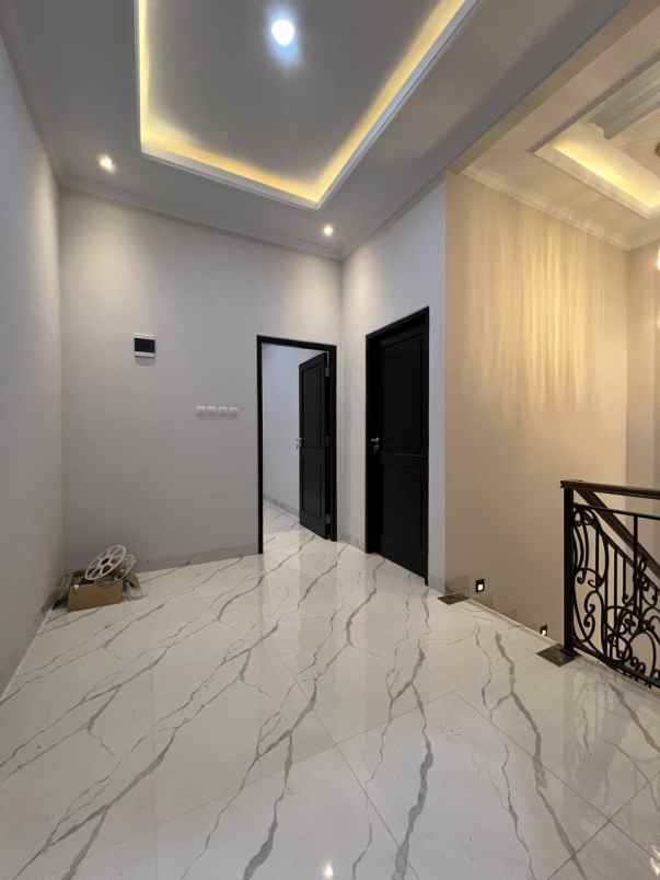 dijual rumah jalan rancho pasar minggu