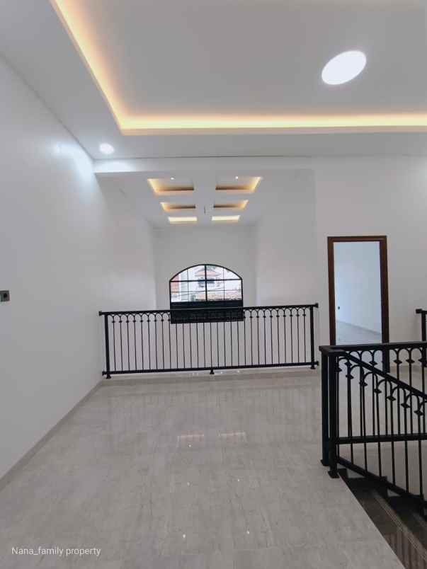 dijual rumah jalan raya joglo jakarta barat