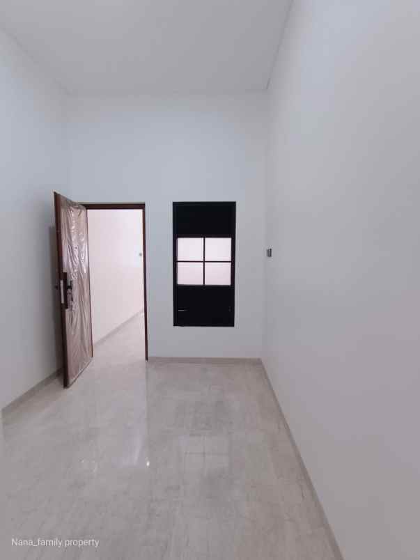 dijual rumah jalan raya joglo jakarta barat
