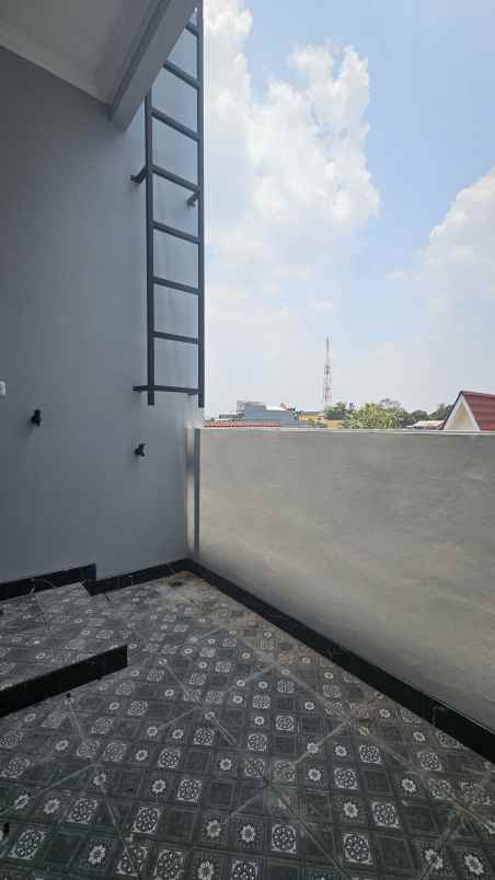 dijual rumah jalan raya kalimulya kp
