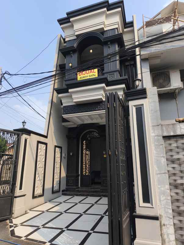 dijual rumah jalan raya kalimulya kp