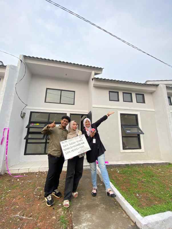 dijual rumah jalan raya megu cisoka