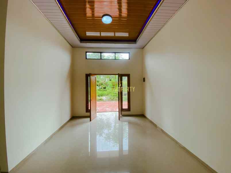 dijual rumah jangkang