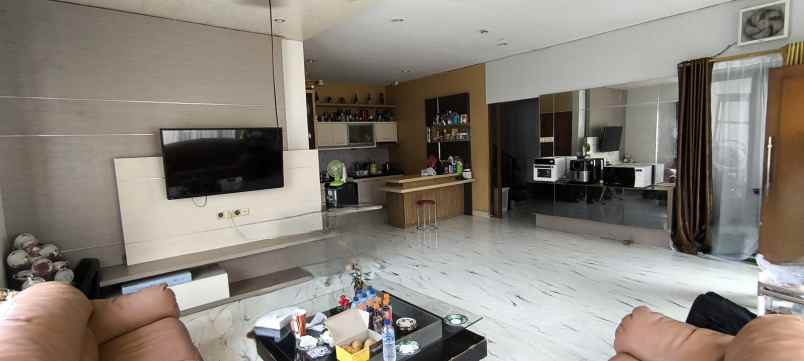 dijual rumah janur kuning