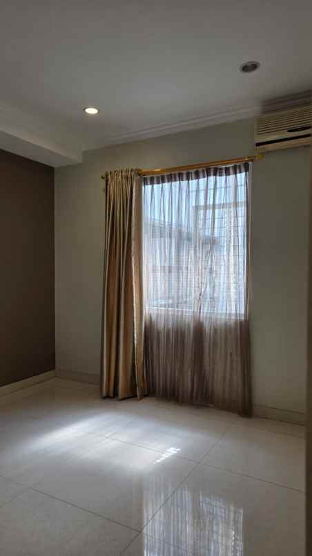 dijual rumah janur kuning residence