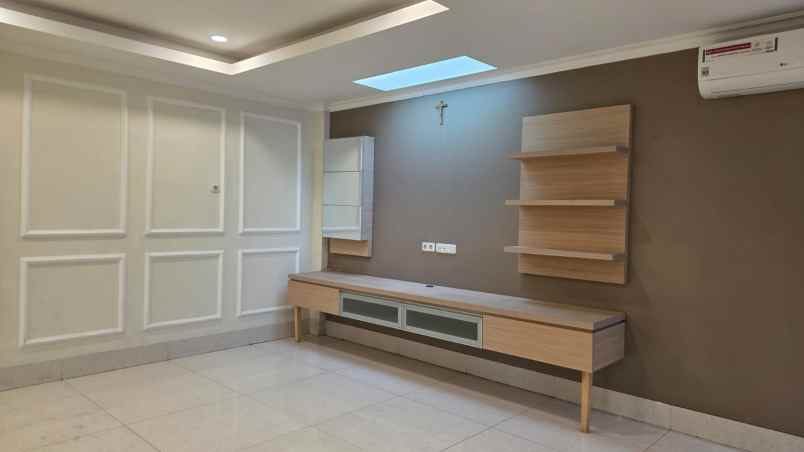dijual rumah janur kuning residence