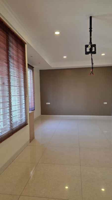 dijual rumah janur kuning residence