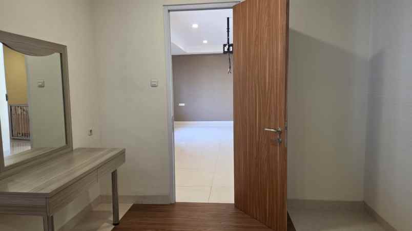 dijual rumah janur kuning residence
