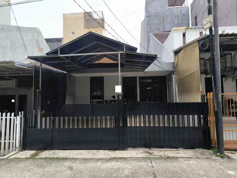 dijual rumah janur kuning residence