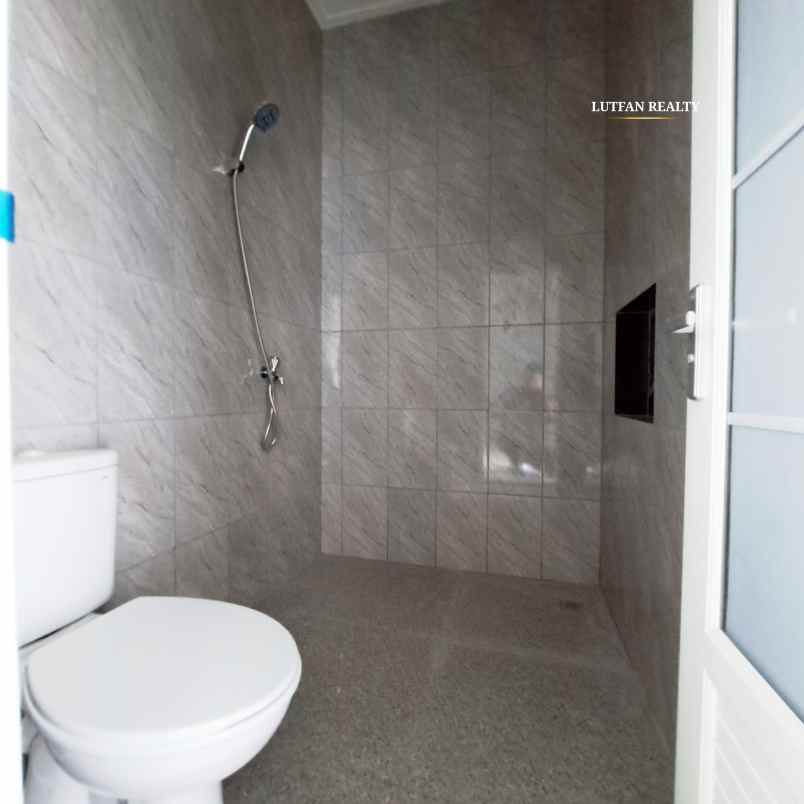 dijual rumah jati padang raya