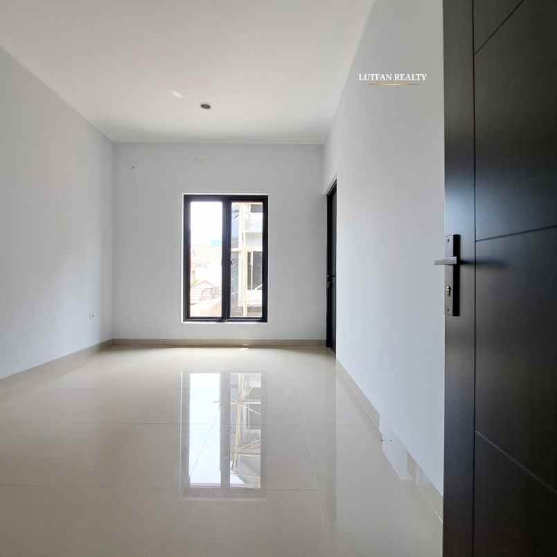 dijual rumah jati padang raya