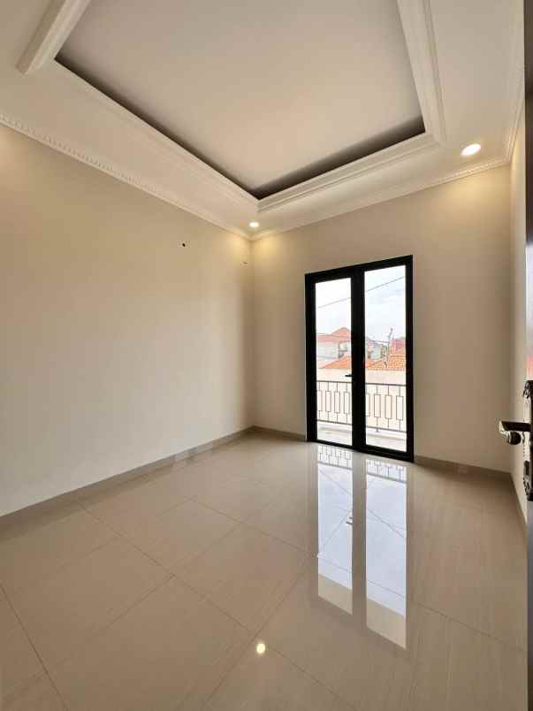 dijual rumah jatibening