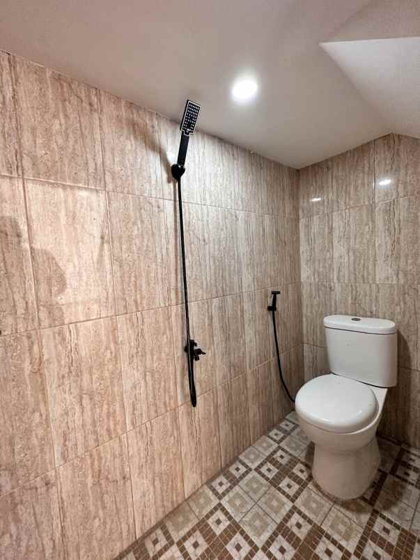 dijual rumah jatibening