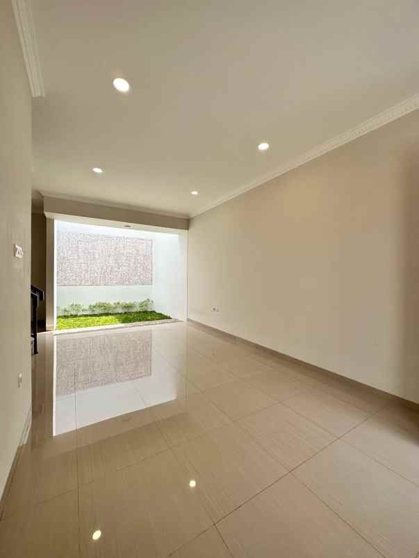 dijual rumah jatibening