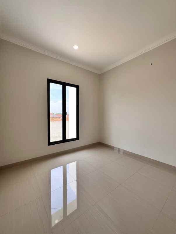 dijual rumah jatibening