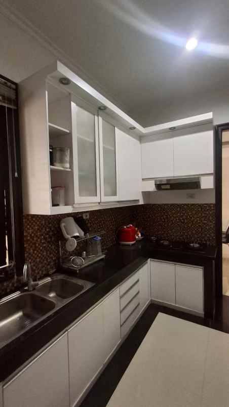 dijual rumah jl bale hinggil