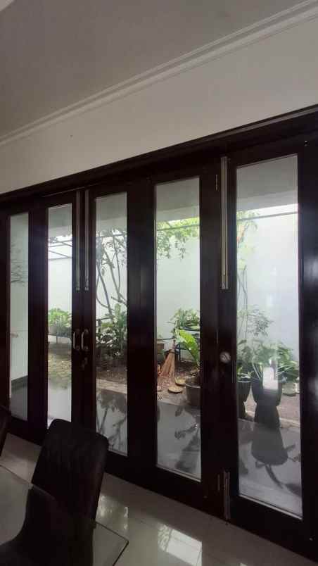 dijual rumah jl bale hinggil