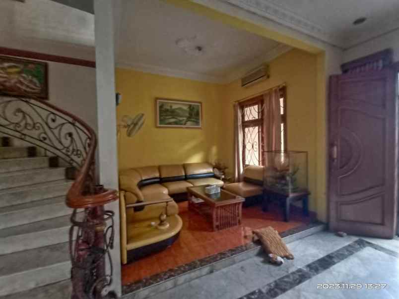 dijual rumah jl caman raya jatibening