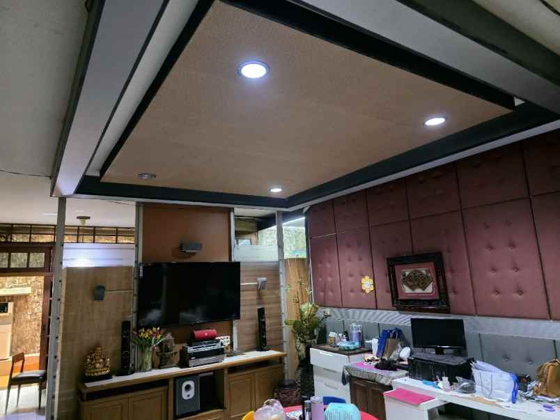 dijual rumah jl cempaka putih barat