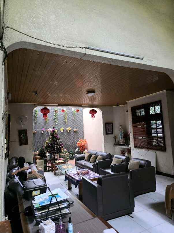 dijual rumah jl cempaka putih barat