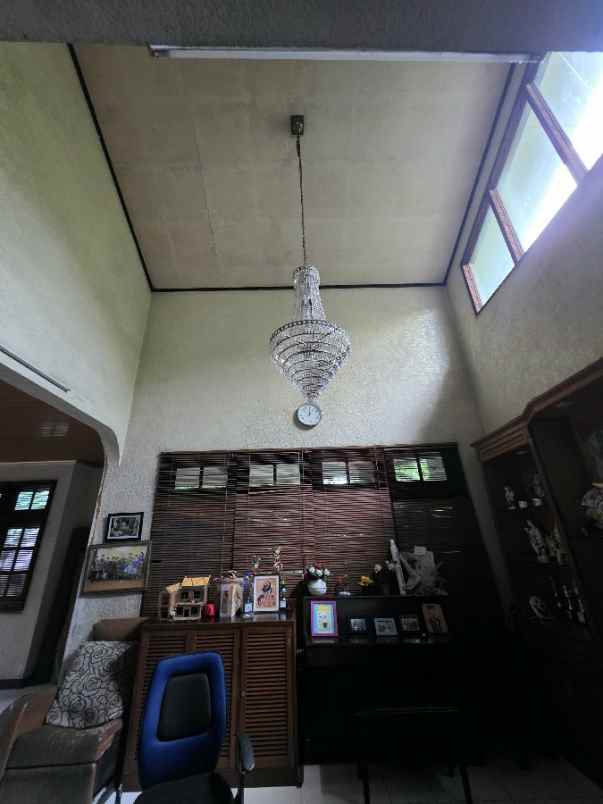 dijual rumah jl cempaka putih barat