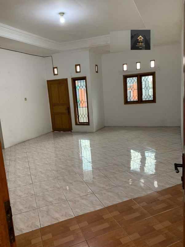 dijual rumah jl cibeunying cigadung dago