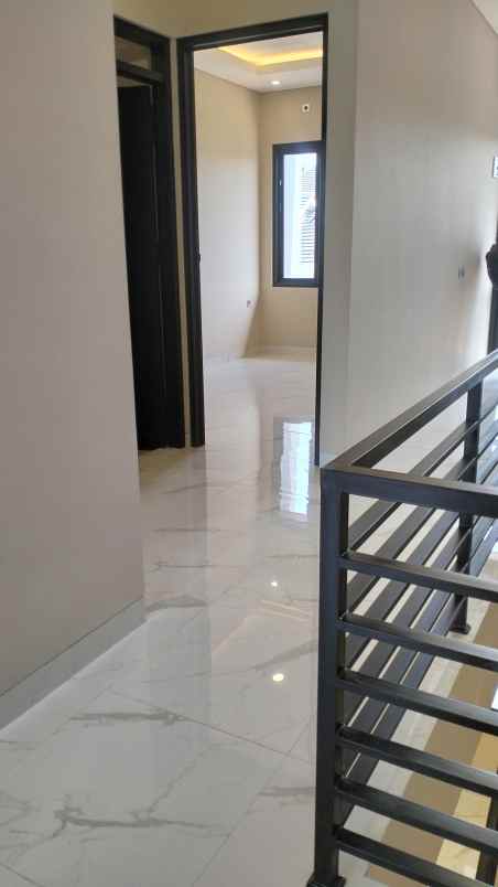 dijual rumah jl cisaranten kulon