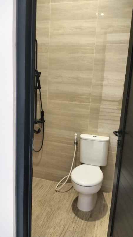 dijual rumah jl cisaranten kulon