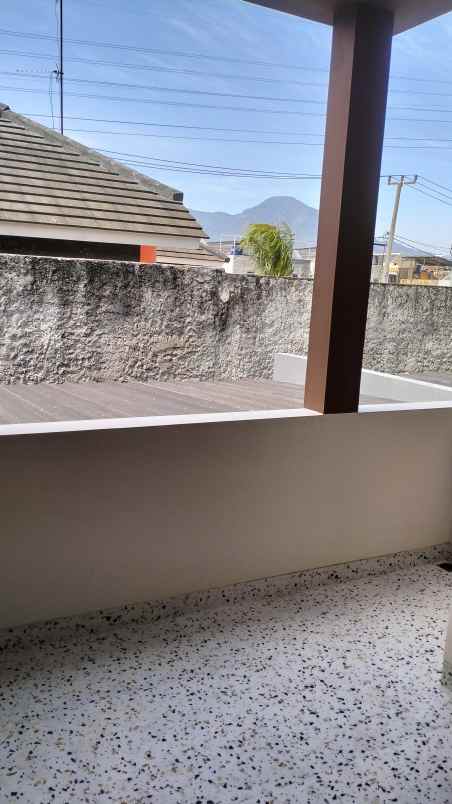 dijual rumah jl cisaranten kulon