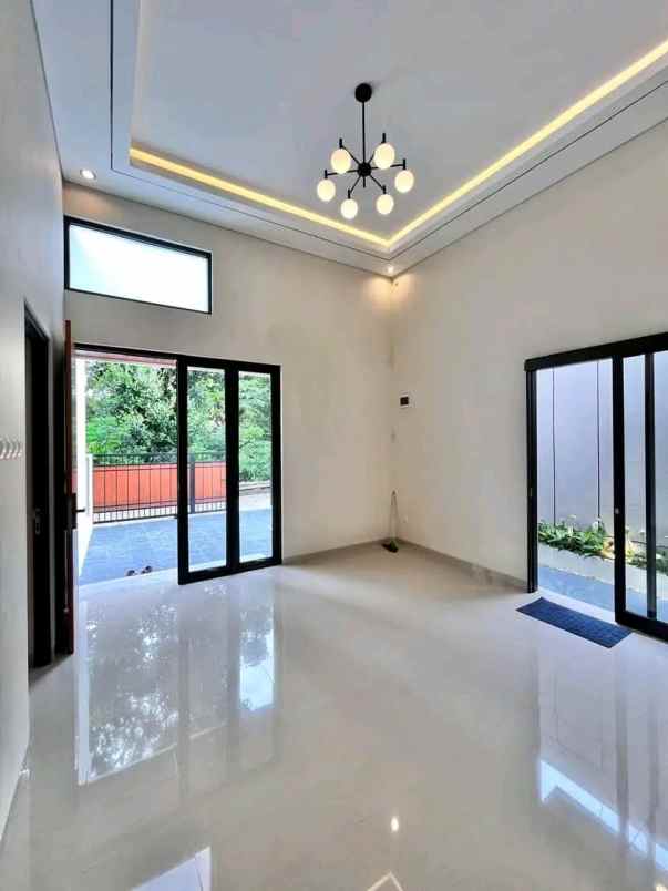 dijual rumah jl gito gati