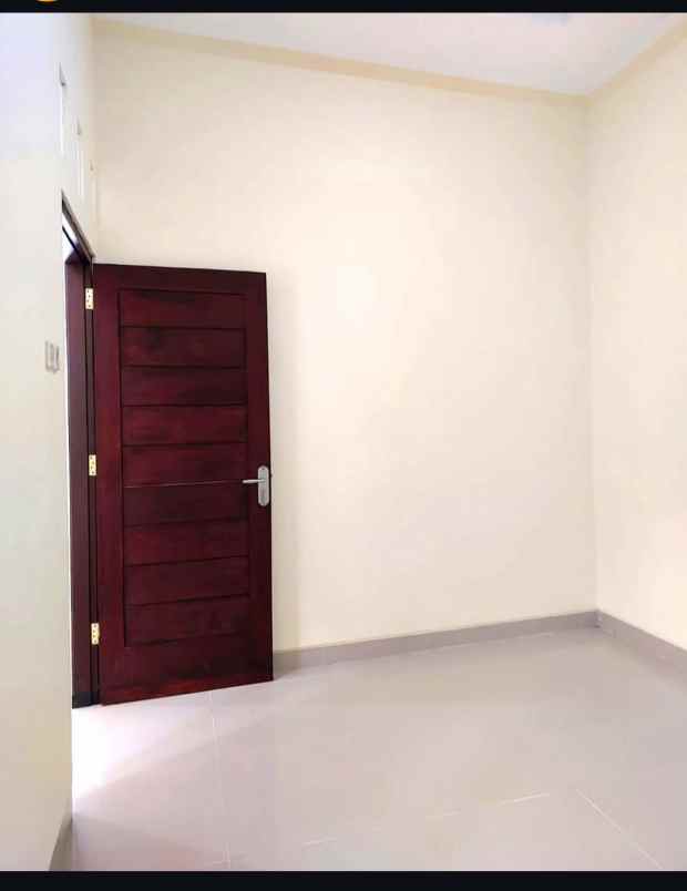 dijual rumah jl gito gati