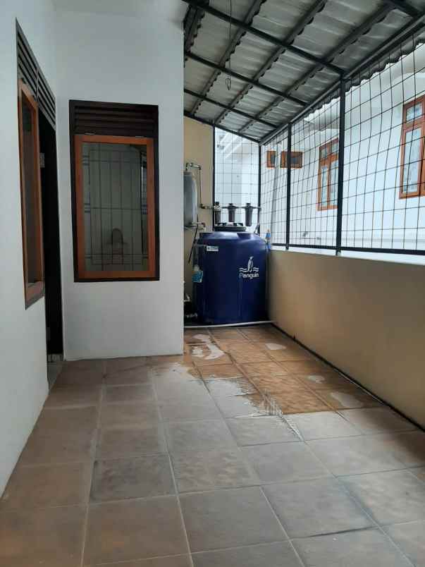 dijual rumah jl graha asri cipamokolan