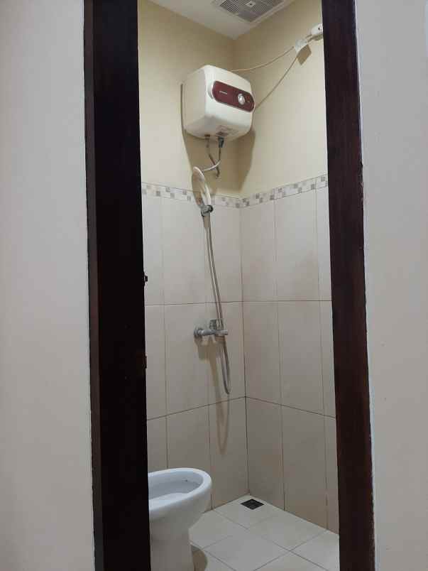 dijual rumah jl graha asri cipamokolan