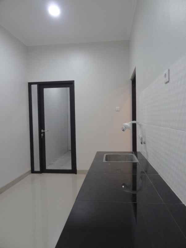 dijual rumah jl h milun