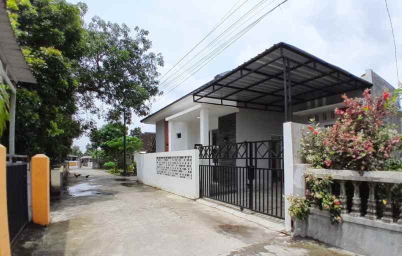 dijual rumah jl jogja solo