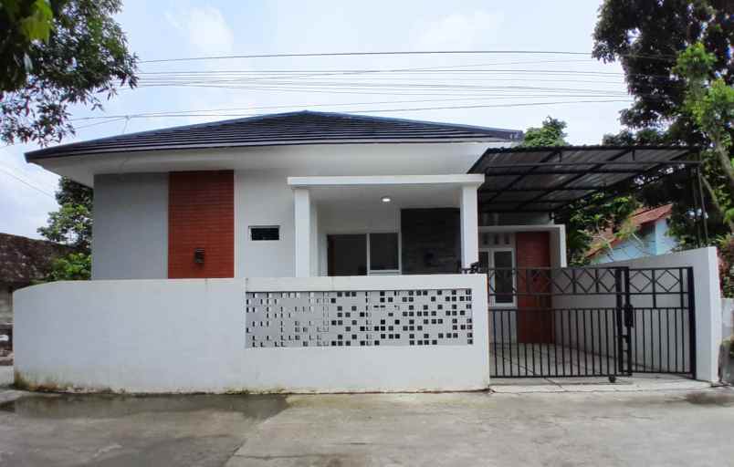 dijual rumah jl jogja solo