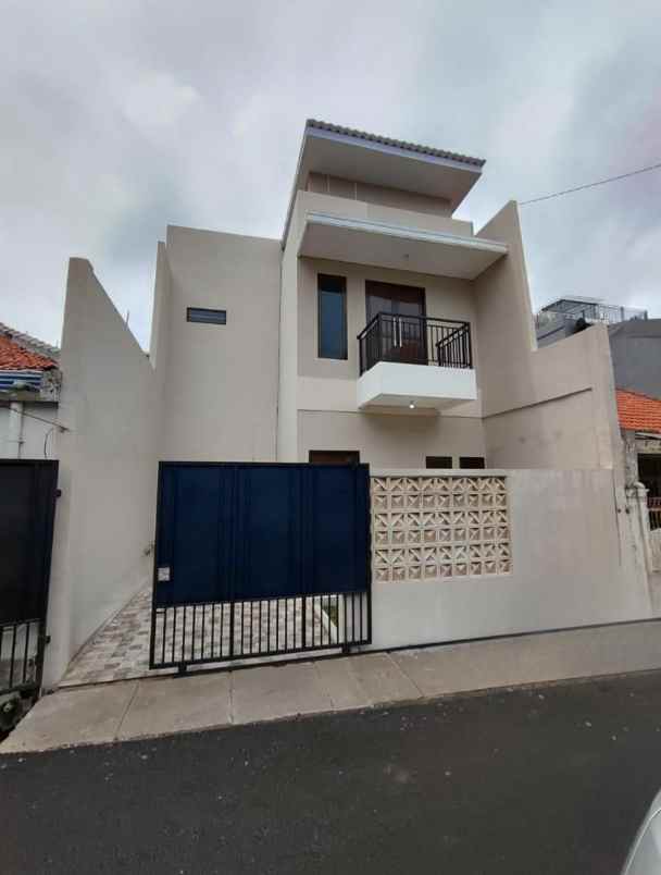 dijual rumah jl kayu putih rawamangun