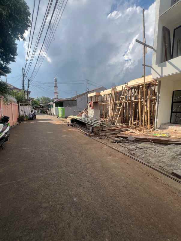 dijual rumah jl kodau jati kramat