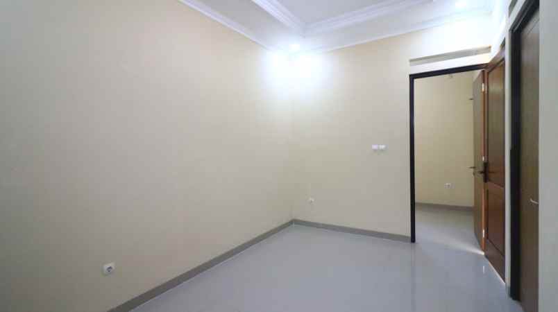 dijual rumah jl kp kramat harapan jaya