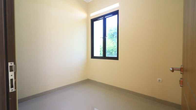 dijual rumah jl kp kramat harapan jaya